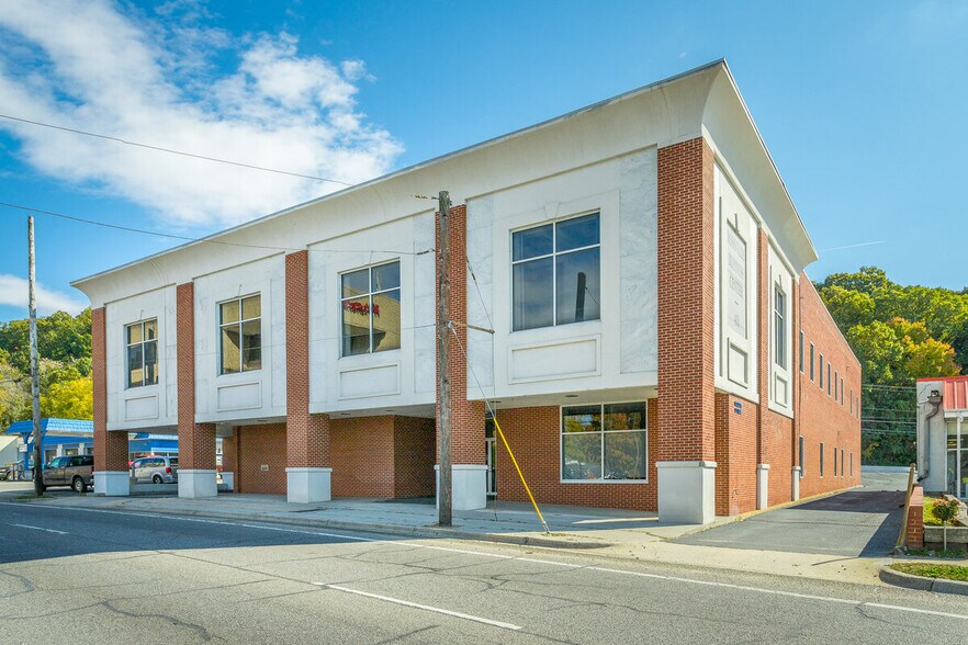 403 Chickamauga Ave, Rossville, GA 30741