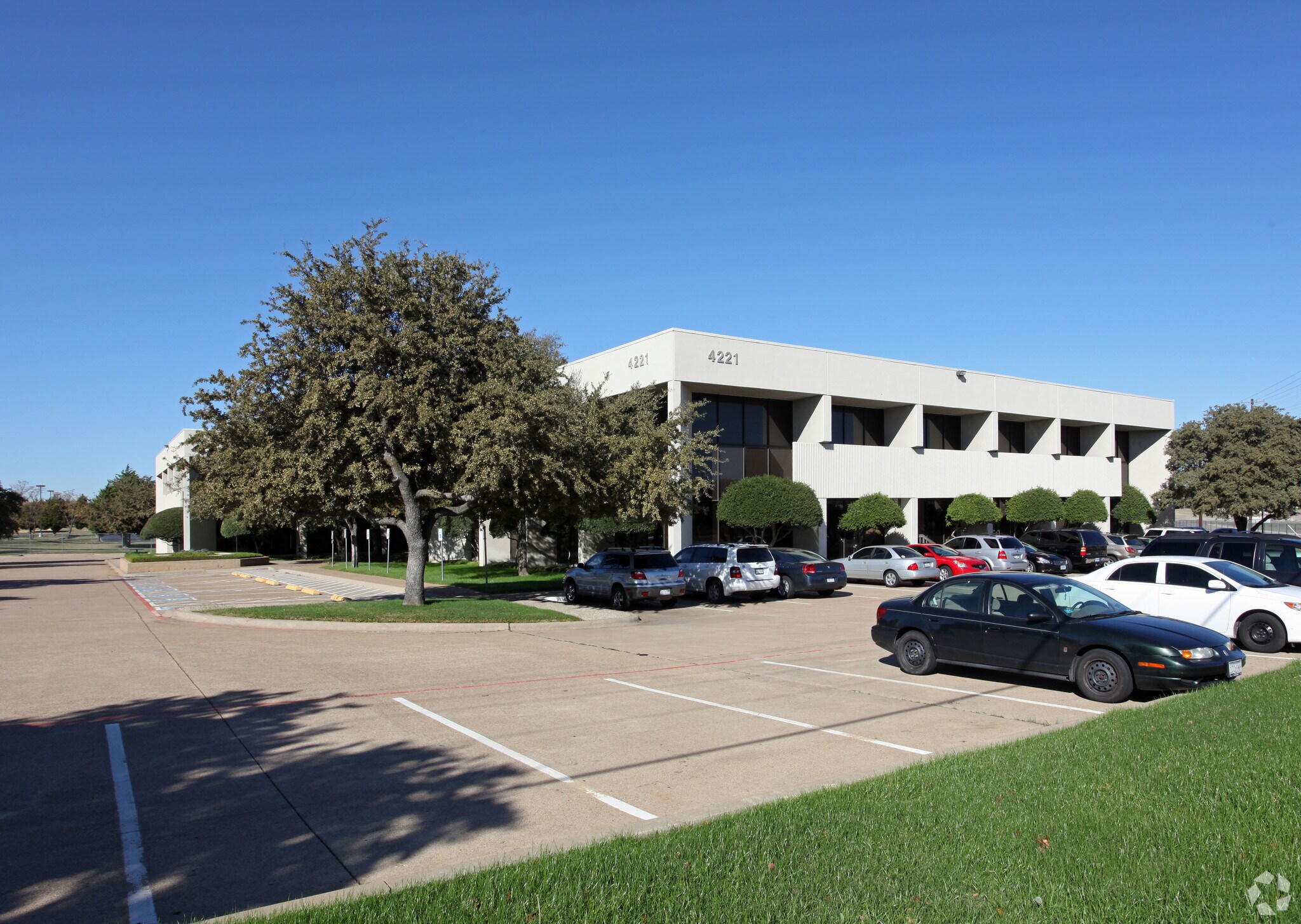 4221 S Walton Walker Blvd, Dallas, TX for sale Primary Photo- Image 1 of 1