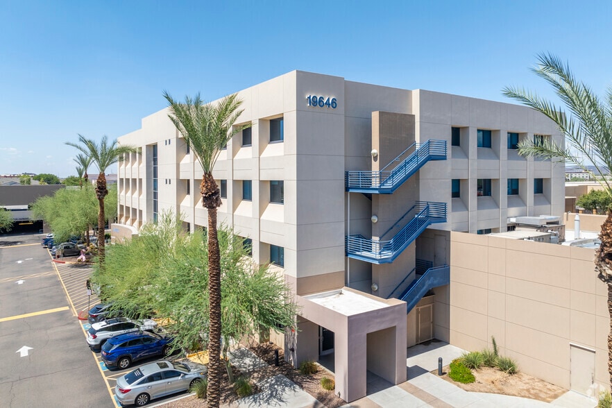 19646 N 27th Ave, Phoenix, AZ for lease - Primary Photo - Image 1 of 5