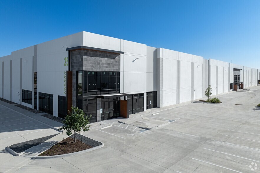 251 Deep Roots Dr, Buda, TX for sale - Primary Photo - Image 1 of 1