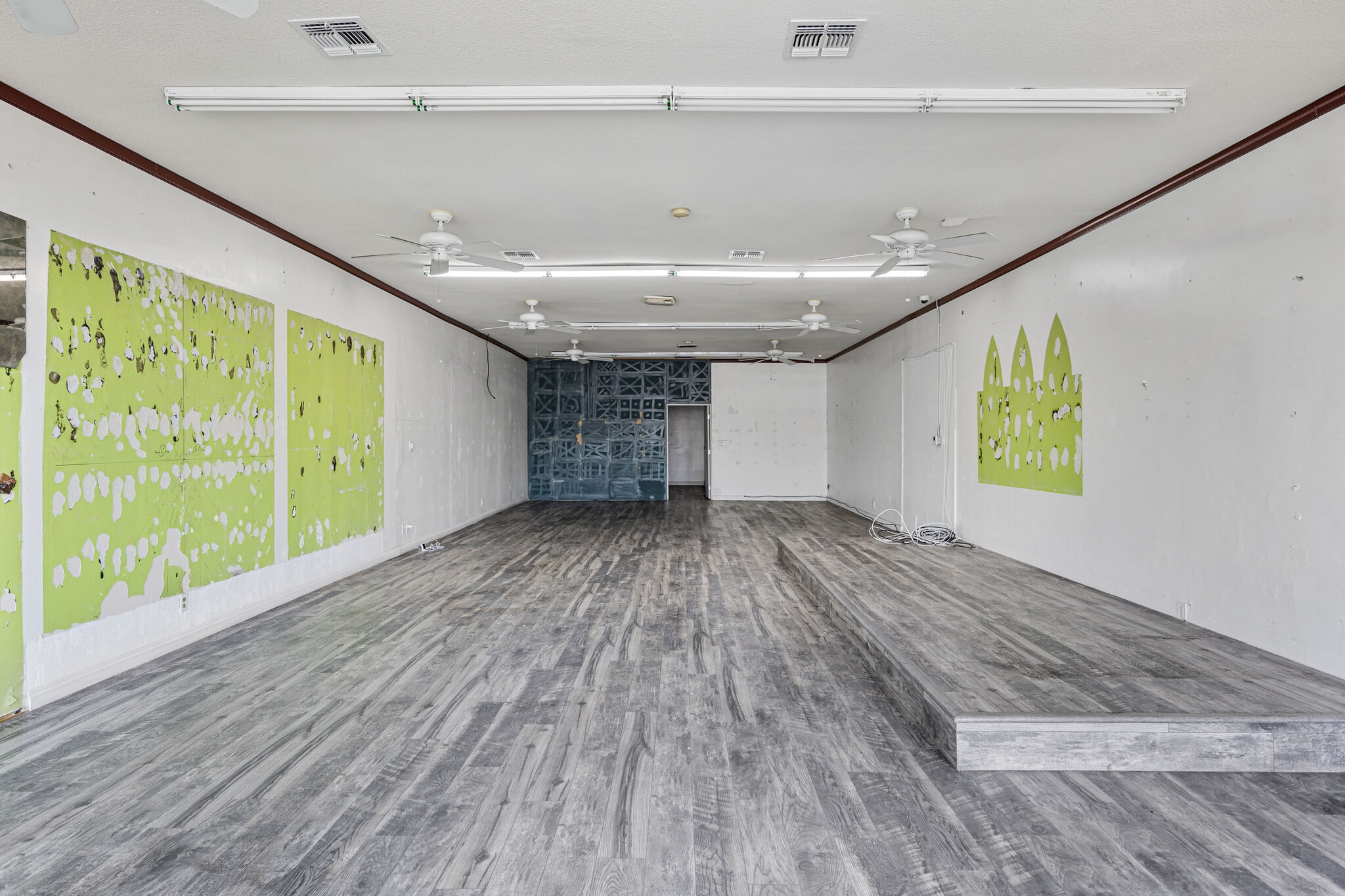 13048-13052 Hawthorne Blvd, Hawthorne, CA for lease Interior Photo- Image 1 of 8