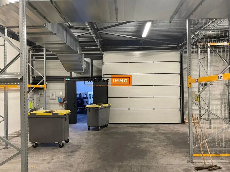 Industrial in Hyères for lease - Interior Photo - Image 2 of 6