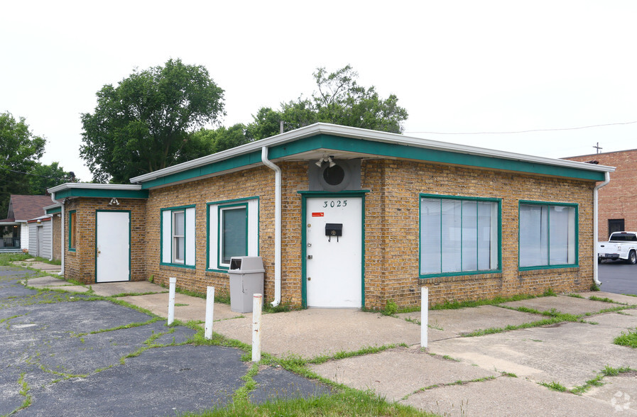 3025 Kishwaukee St, Rockford, IL for sale - Primary Photo - Image 1 of 1