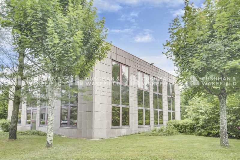Office in Orsay for lease - Building Photo - Image 3 of 8