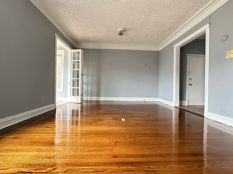 4817 S King Dr, Chicago, IL for sale - Building Photo - Image 3 of 5