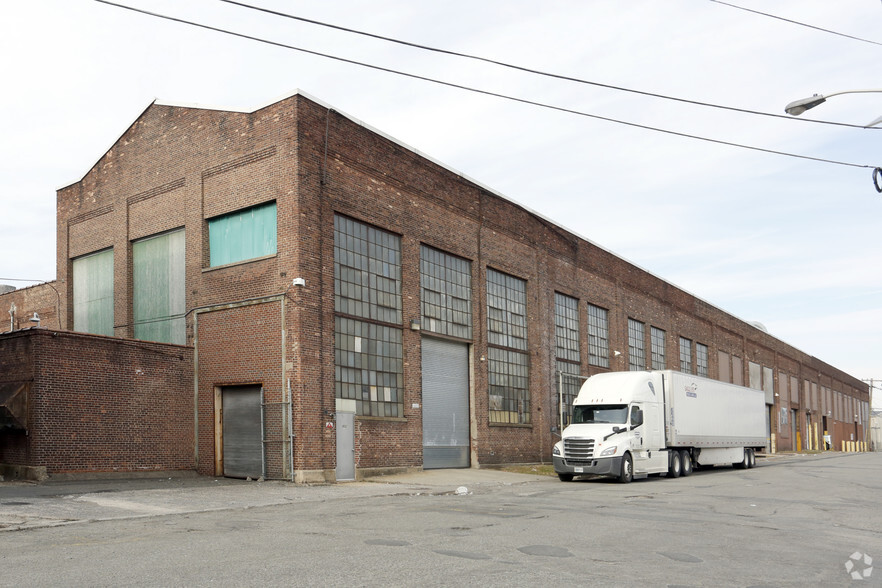 700-800 1st St, Harrison, NJ for lease - Building Photo - Image 3 of 8