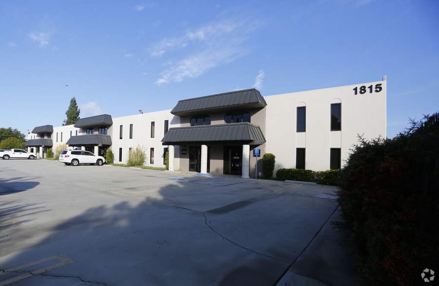 1815 W 205th St, Torrance, CA for lease - Building Photo - Image 1 of 2