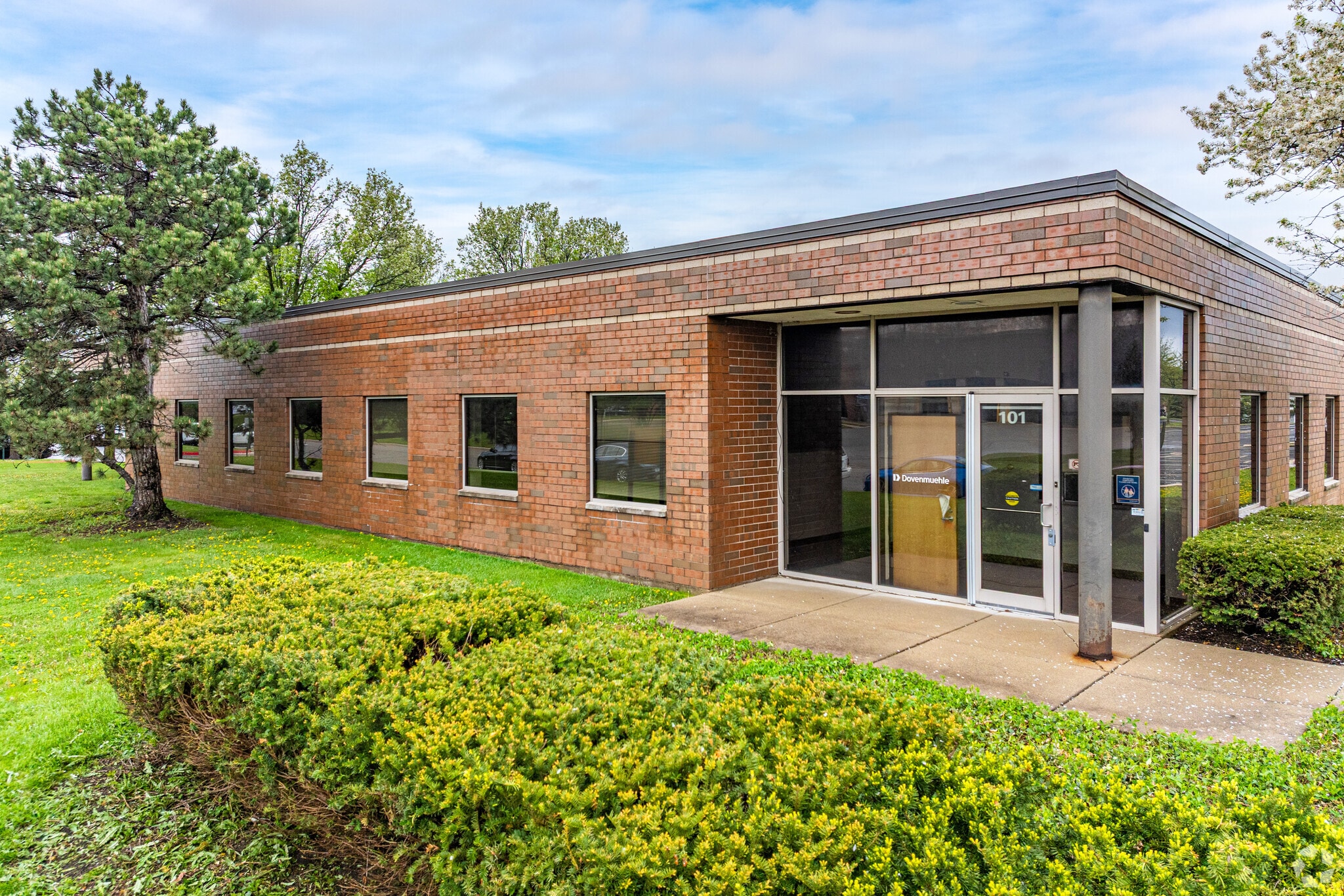 101 Overland Dr, North Aurora, IL for sale Building Photo- Image 1 of 6