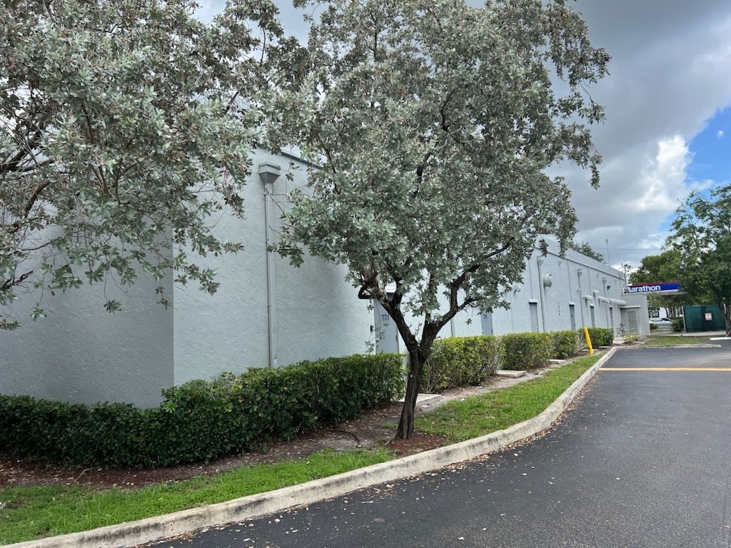 4950 N Dixie Hwy, Oakland Park, FL for lease Building Photo- Image 1 of 8