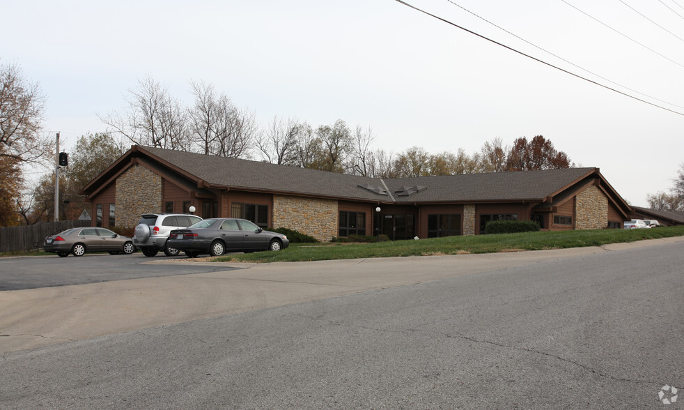 4429 S River Blvd, Independence, MO for sale - Building Photo - Image 2 of 5