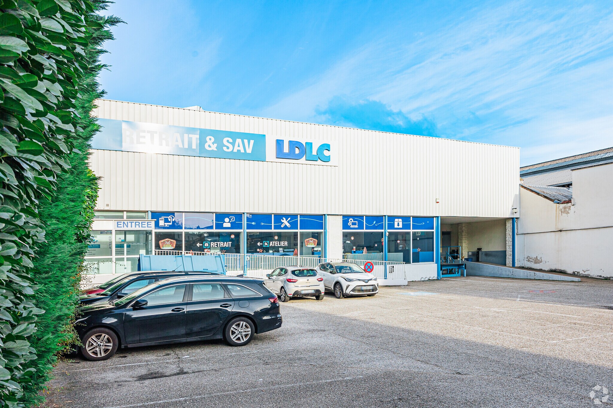 Industrial in Lyon for sale Primary Photo- Image 1 of 3
