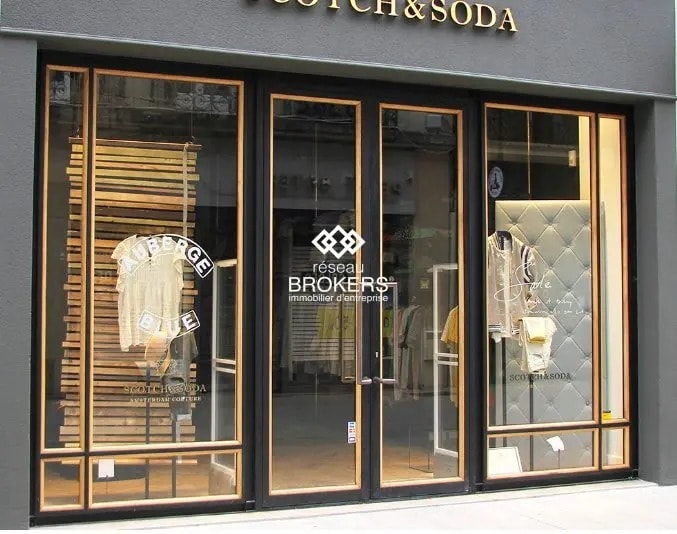 Retail in Vincennes for lease Building Photo- Image 1 of 1