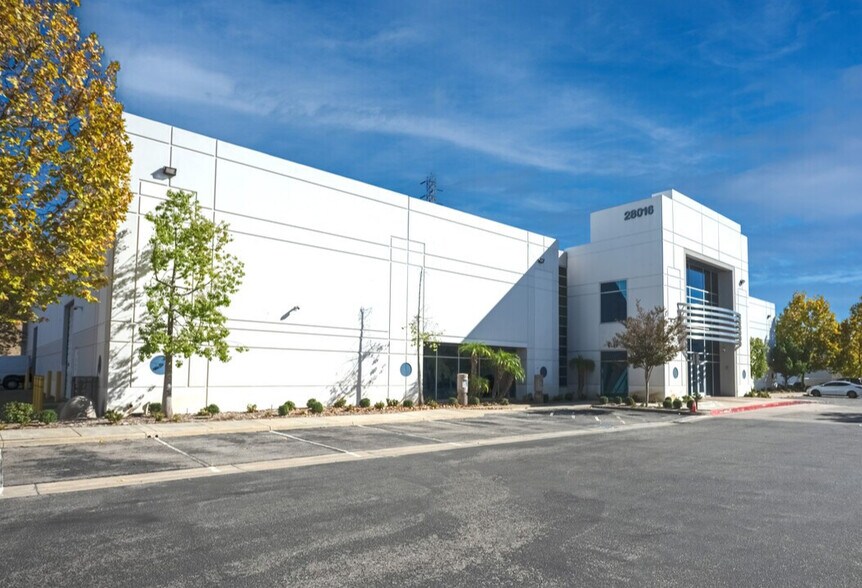28016 Industry Dr, Valencia, CA for lease - Building Photo - Image 3 of 14
