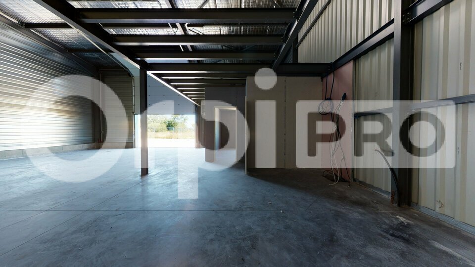 Industrial in Pérouges for lease - Interior Photo - Image 2 of 4