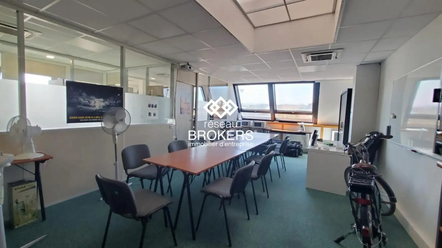 Office in Annecy for lease Interior Photo- Image 1 of 7