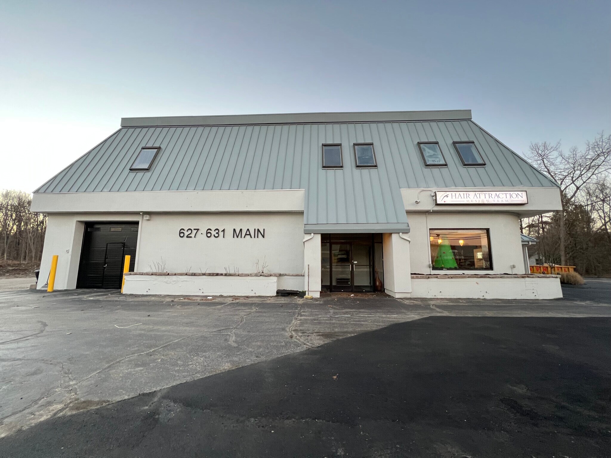 627-631 Main St, Monroe, CT for sale Building Photo- Image 1 of 1