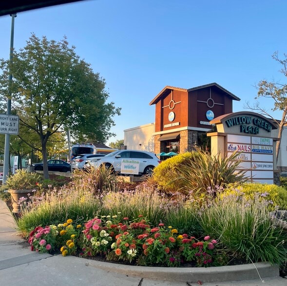 187 Blue Ravine Rd, Folsom, CA for lease - Building Photo - Image 1 of 5