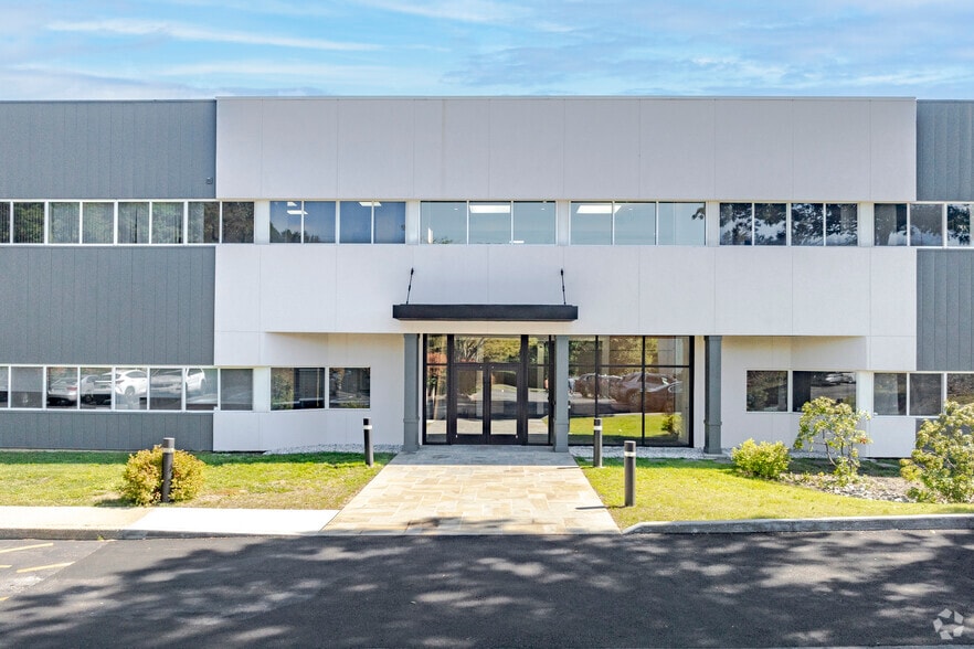 243-247 Route 100, Somers Township, NY for lease - Building Photo - Image 1 of 27