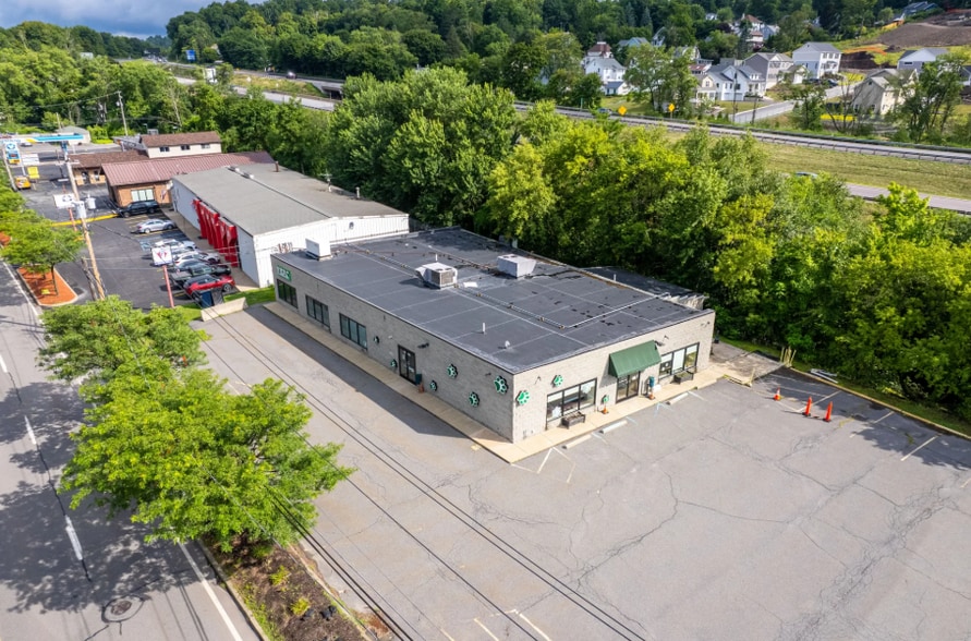 318 Northern Blvd, Clarks Summit, PA for lease - Building Photo - Image 3 of 11