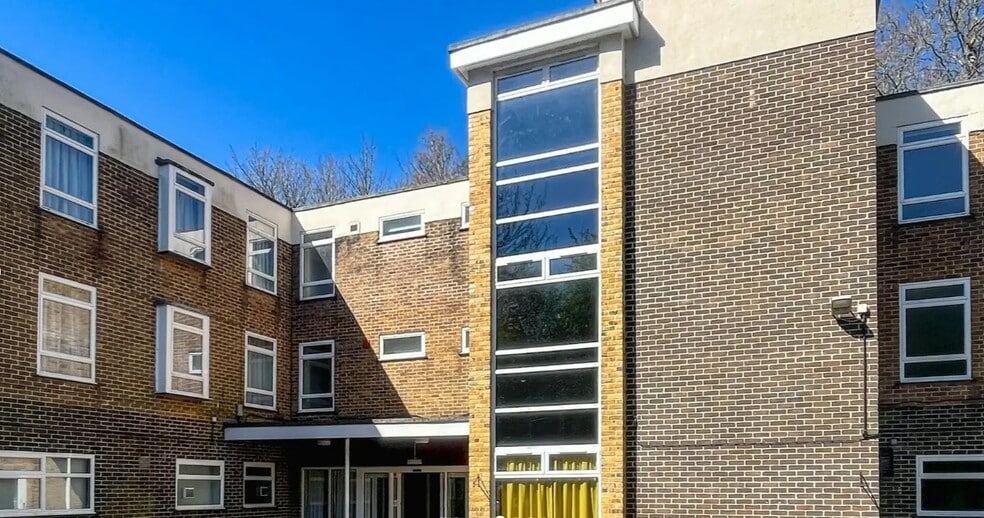 40 Lower Ln, Bishops Waltham for sale - Building Photo - Image 3 of 9