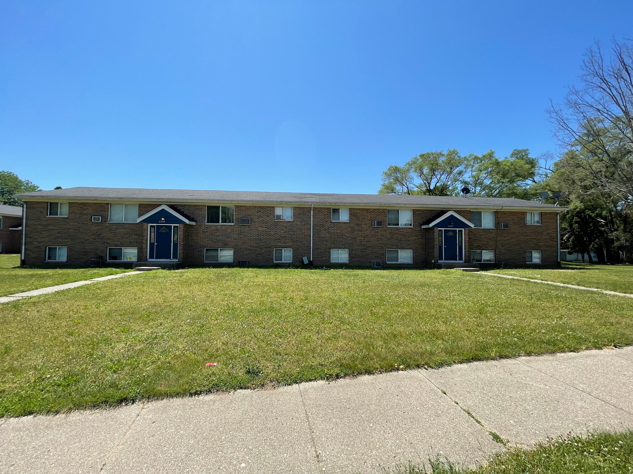 2320-2355 30th St SW, Wyoming, MI for sale Primary Photo- Image 1 of 1