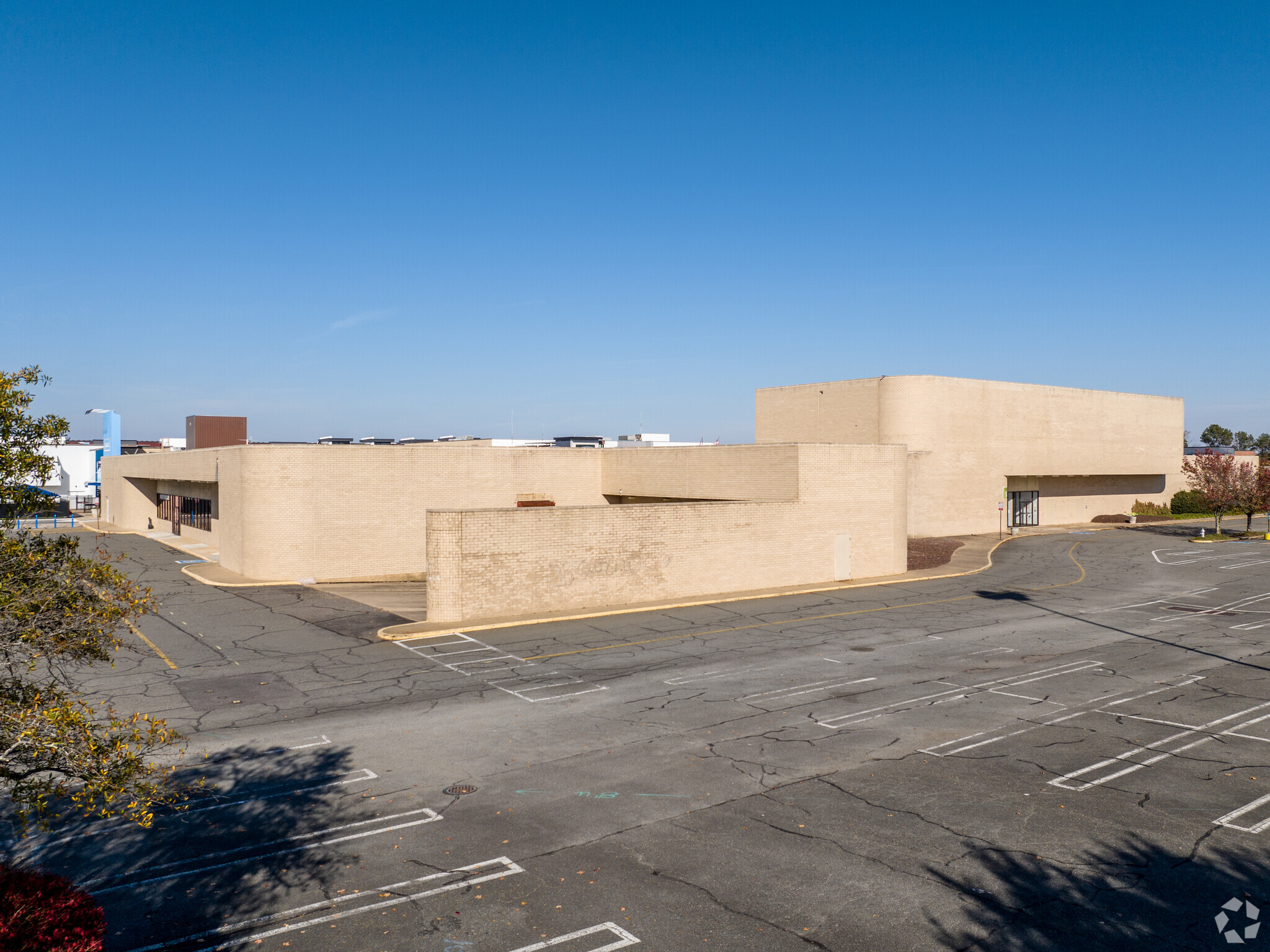 1400-1420 N Parham Rd, Richmond, VA for lease Building Photo- Image 1 of 24