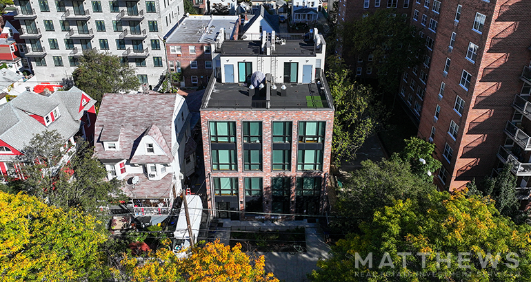 771 E 32nd St, Brooklyn, NY for sale - Primary Photo - Image 1 of 3