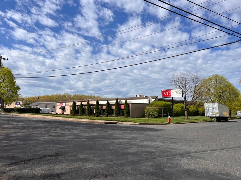 45 Sixth St, East Brunswick, NJ for lease - Building Photo - Image 2 of 4
