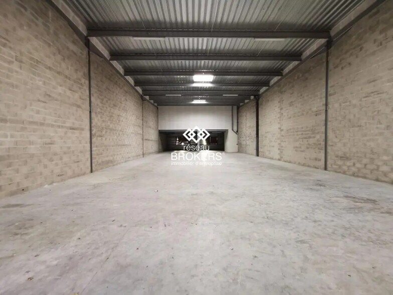 Industrial in Lisses for lease - Building Photo - Image 3 of 3