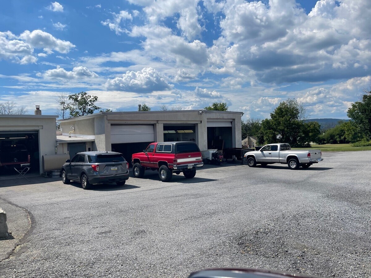 1525 Farmington Ave, Pottstown, PA 19464