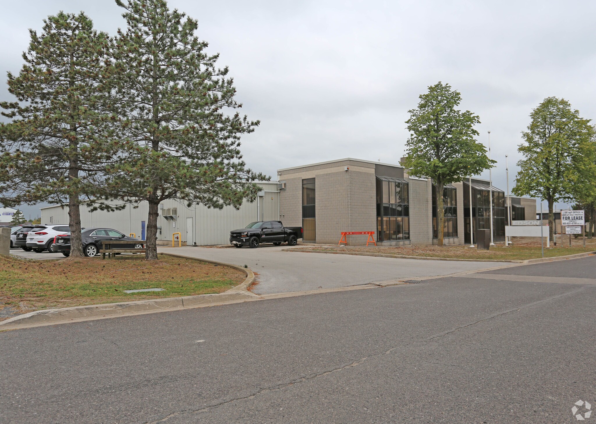 58 Bigwin Rd, Hamilton, ON for lease Primary Photo- Image 1 of 5