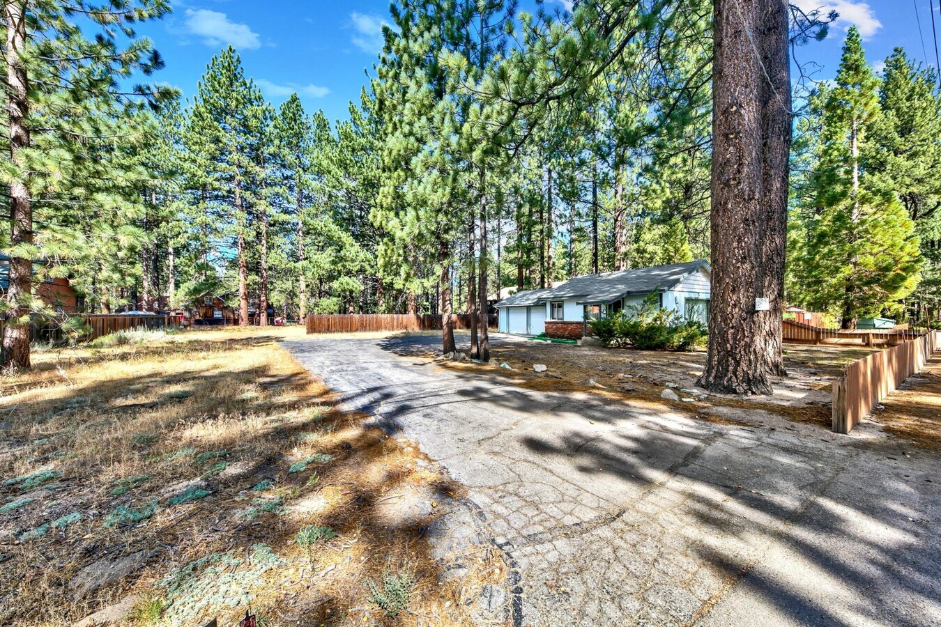 1098 4 th, South Lake Tahoe, CA 96150