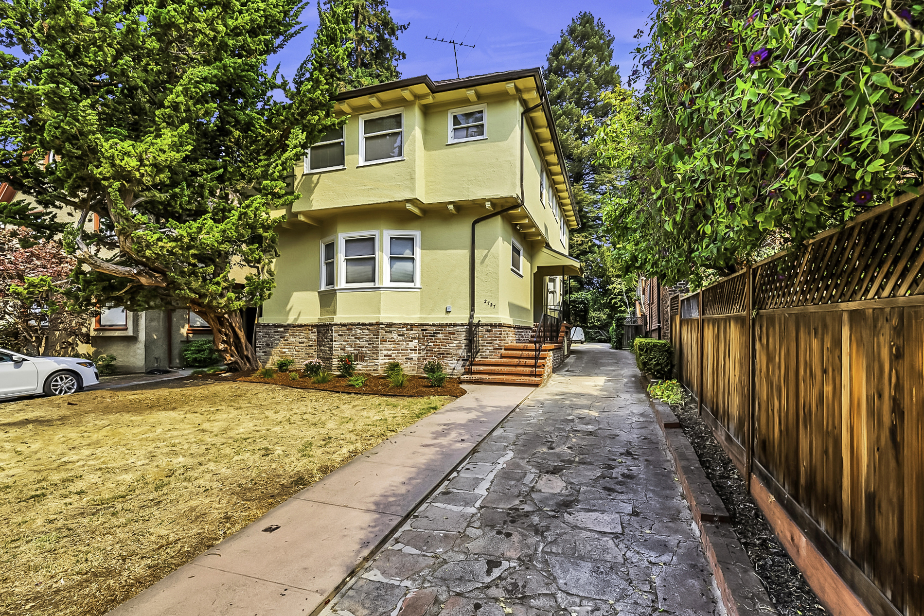 2737 Ashby Pl, Berkeley, CA for sale Primary Photo- Image 1 of 1