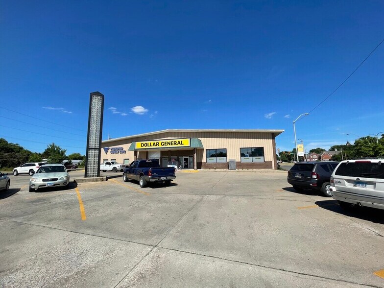 212 E Calhoun St, Macomb, IL for lease - Building Photo - Image 1 of 9