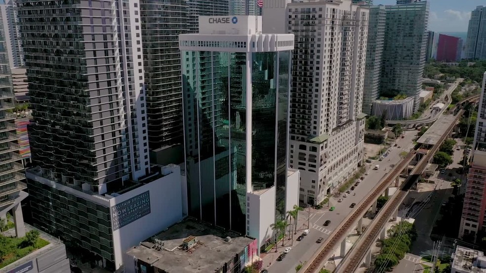 80 SW 8th St, Miami, FL for lease - Aerial Video - Image 2 of 13