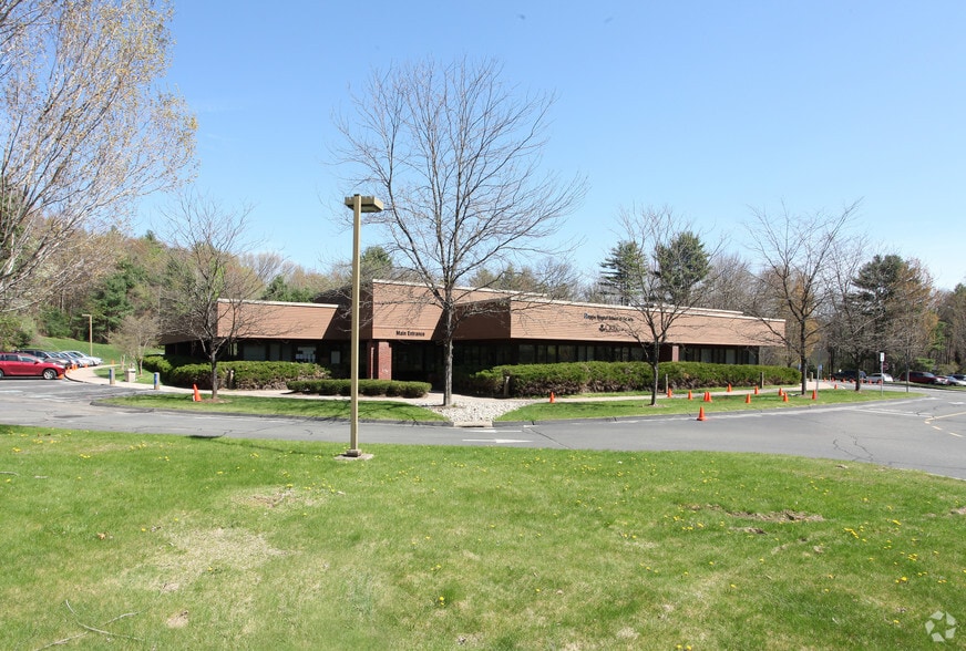 150 Fisher Dr, Avon, CT for lease - Building Photo - Image 3 of 7