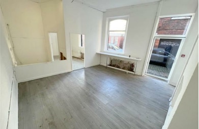 8-12 Silver St, Bury for lease Interior Photo- Image 1 of 6