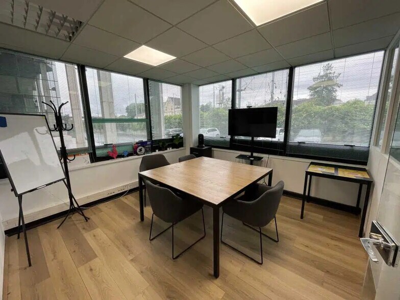 Office in Compiègne for lease - Interior Photo - Image 3 of 6