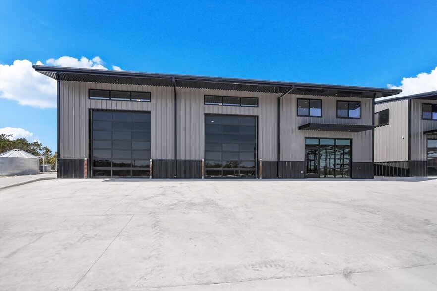 451 Farrell Rd, Dripping Springs, TX for sale - Building Photo - Image 2 of 64