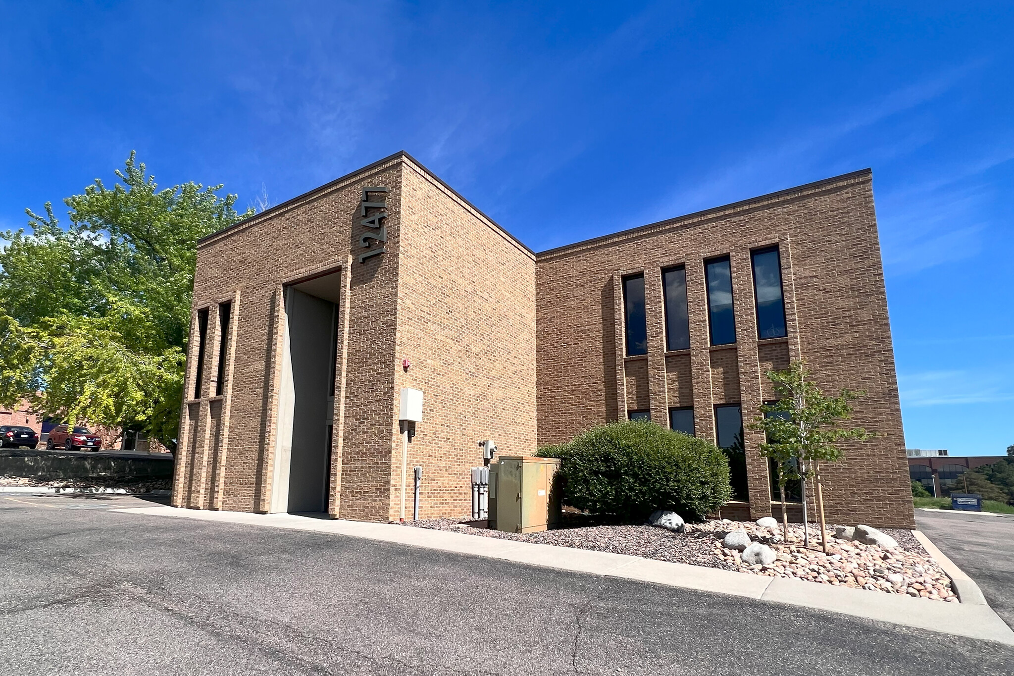 12477 W Cedar Dr, Lakewood, CO for lease Building Photo- Image 1 of 10