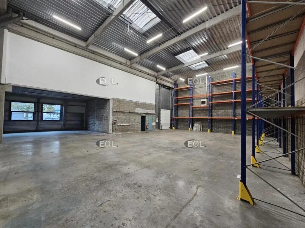 Location Local d'activités 483 m² - Photo 1