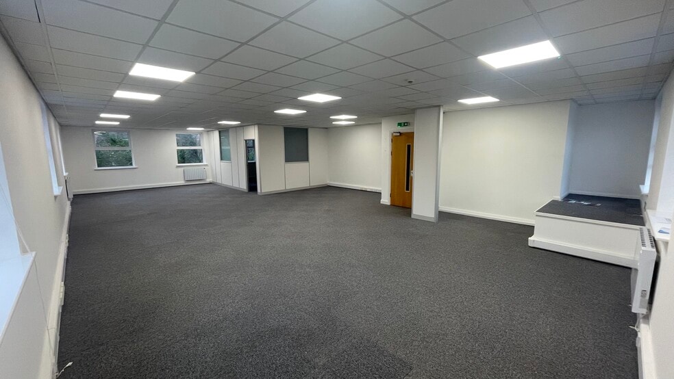 Timothys Bridge Rd, Stratford Upon Avon for lease - Building Photo - Image 3 of 7