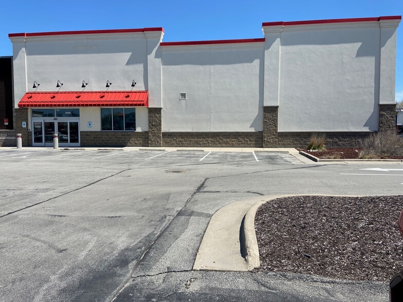 2609 S Oneida St, Green Bay, WI for lease - Building Photo - Image 1 of 7