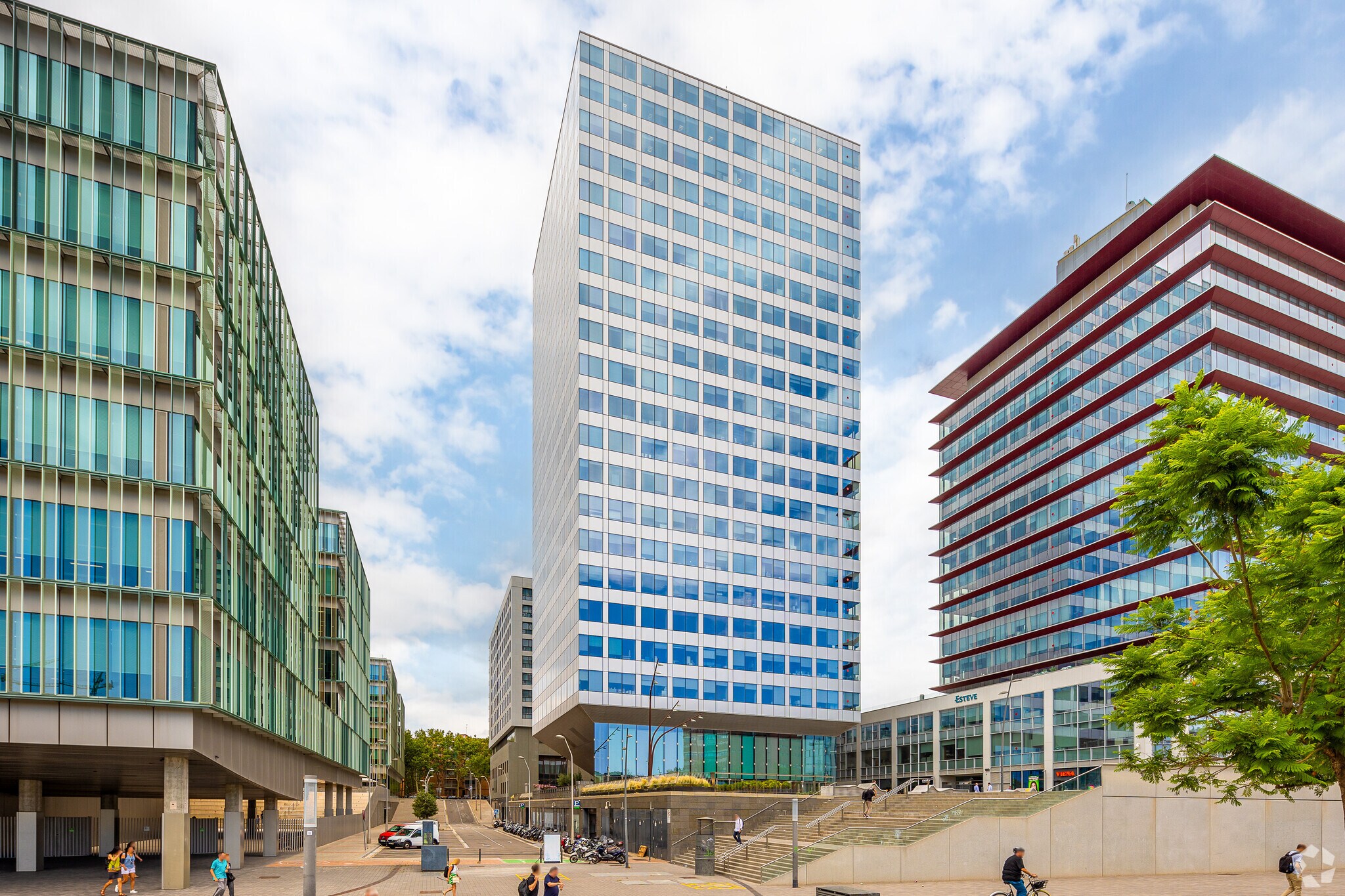 Passeig de la Zona Franca, Barcelona, Barcelona for lease Building Photo- Image 1 of 6