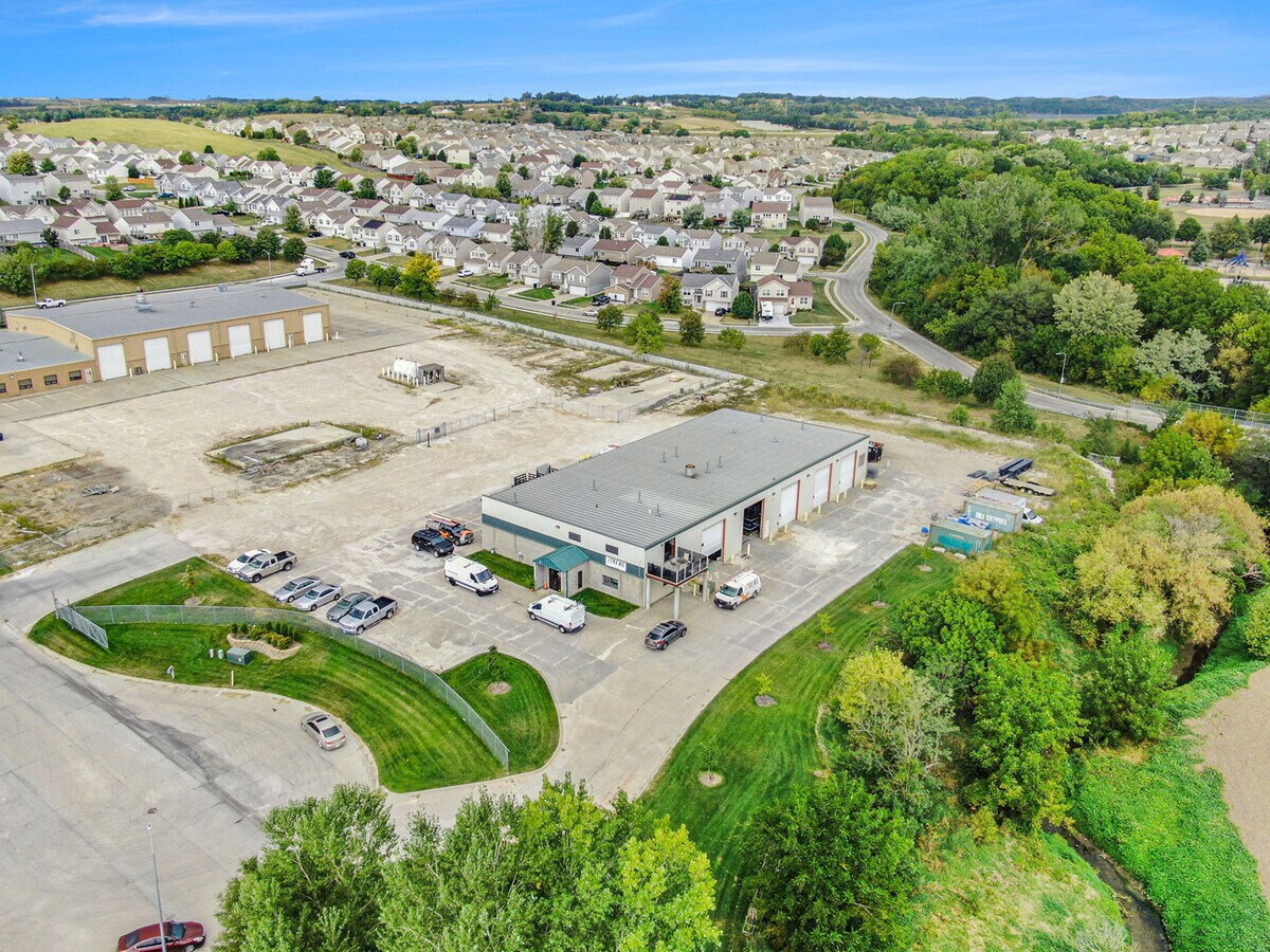 8550 Whitmore Cir, Omaha, NE 68122 Industrial for Sale
