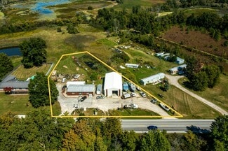 More details for 6797 W Lakeshore Dr, Port Clinton, OH - Retail for Sale