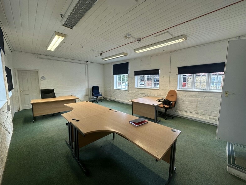 Thame Park Rd, Thame for lease - Building Photo - Image 3 of 10