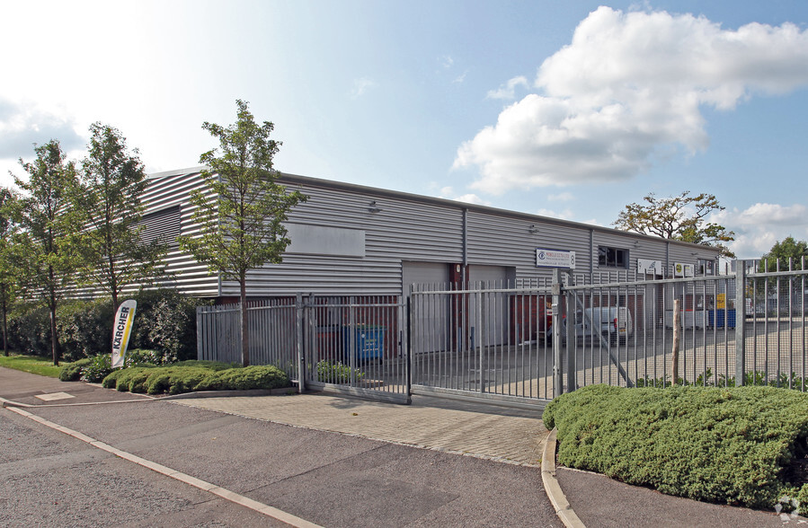 Bracebridge, Camberley for lease - Building Photo - Image 2 of 9