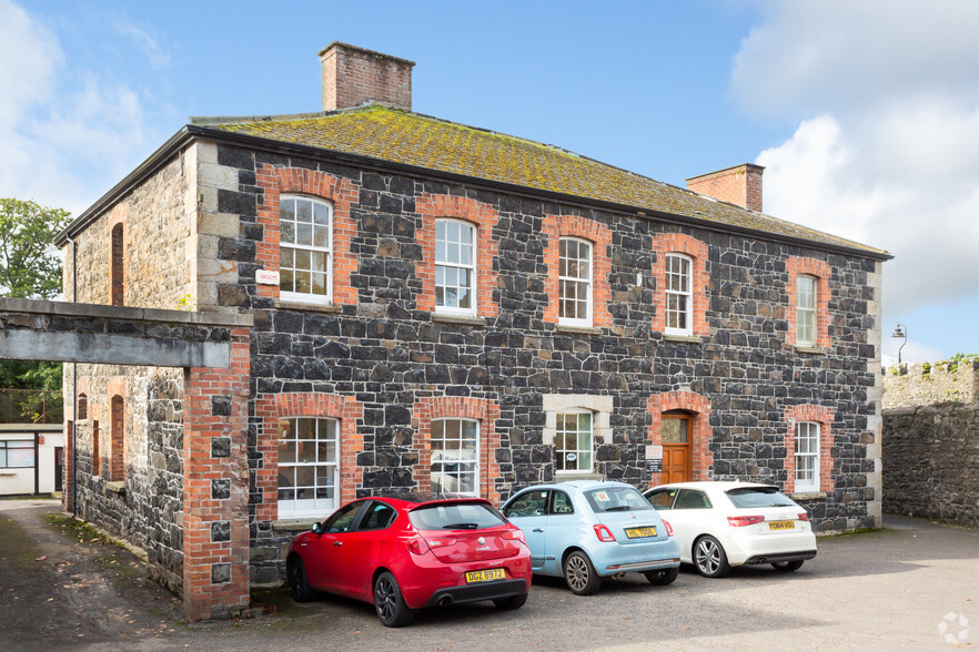 22 Market Sq, Antrim for lease - Primary Photo - Image 1 of 1