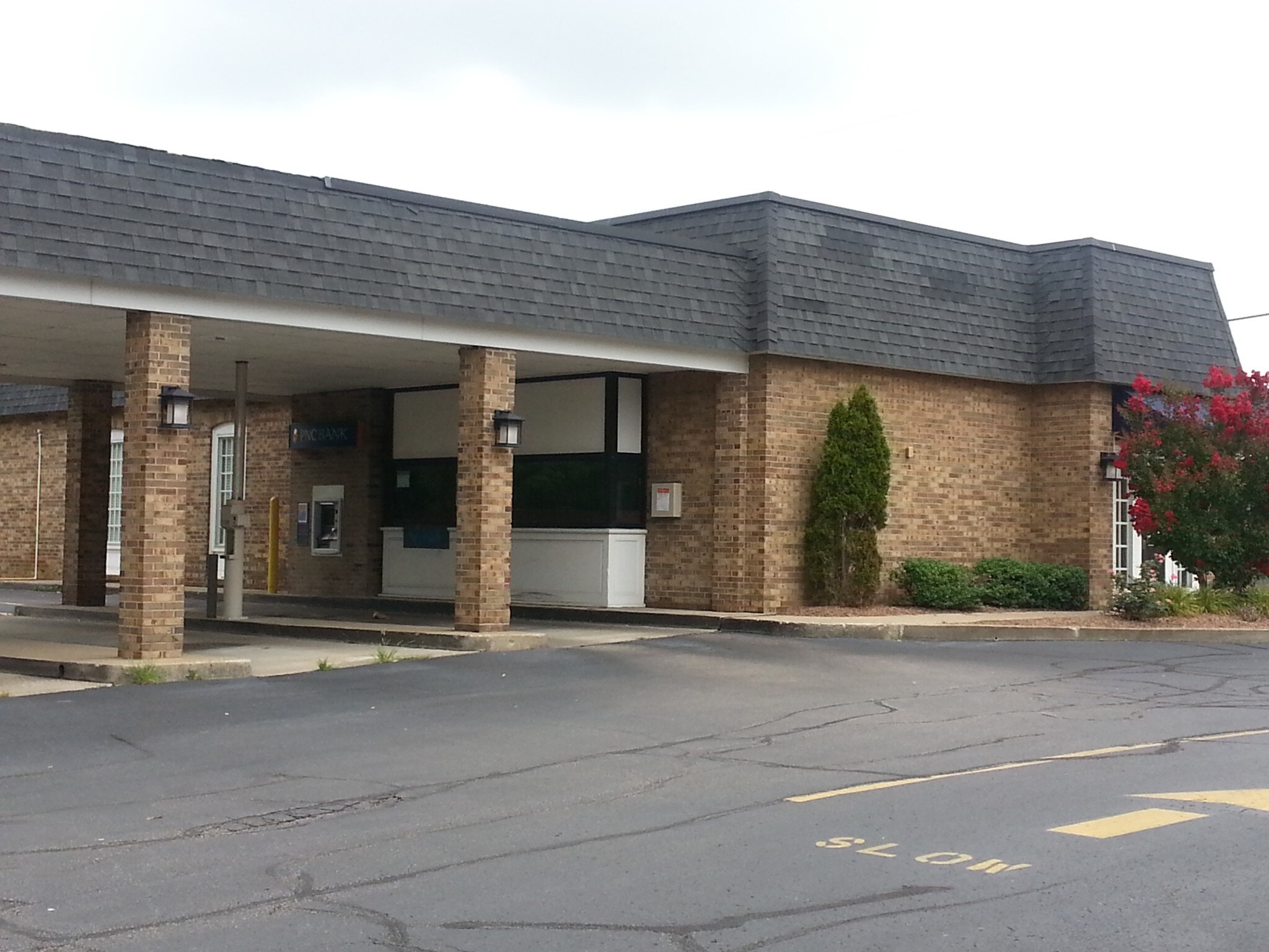 7603 Outer Loop, Louisville, KY 40228 Outer Loop Plaza; National City